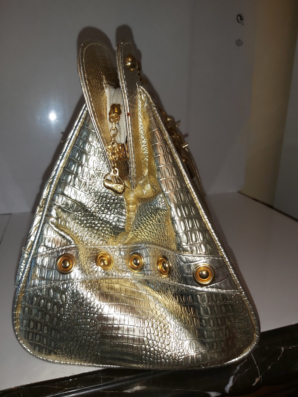 Gold Faux-Croc Satchel Handbag - Unbranded - Picture 6 of 10